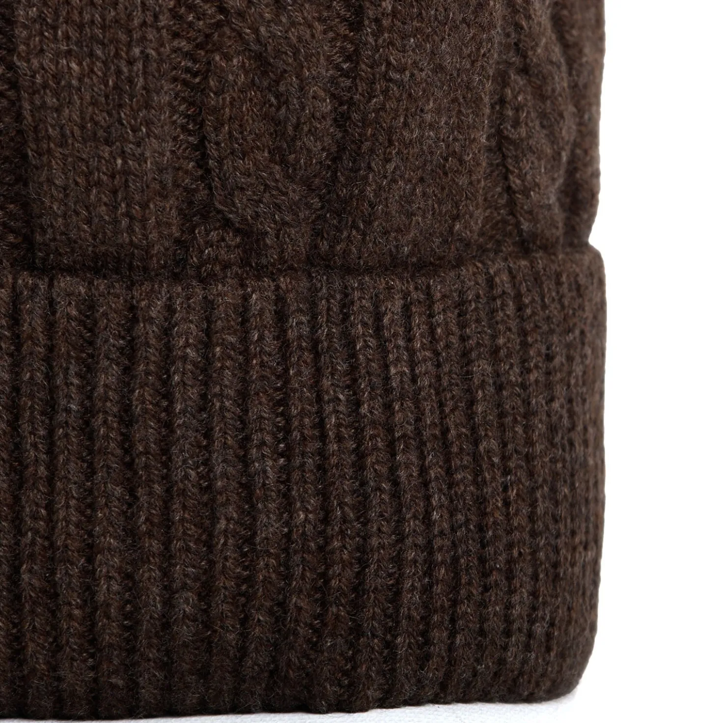 BERRETTO MARRONE SCURO A trecce in cashmere