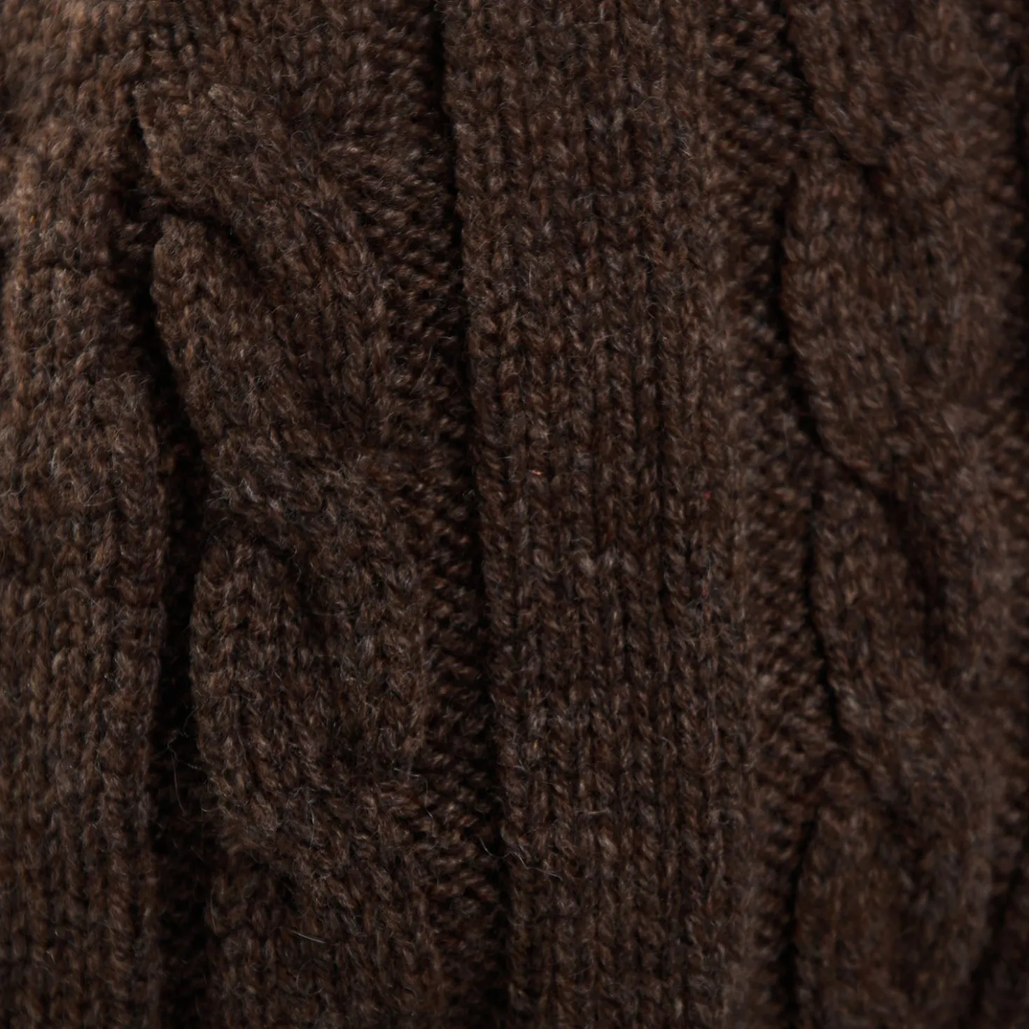 BERRETTO MARRONE SCURO A trecce in cashmere