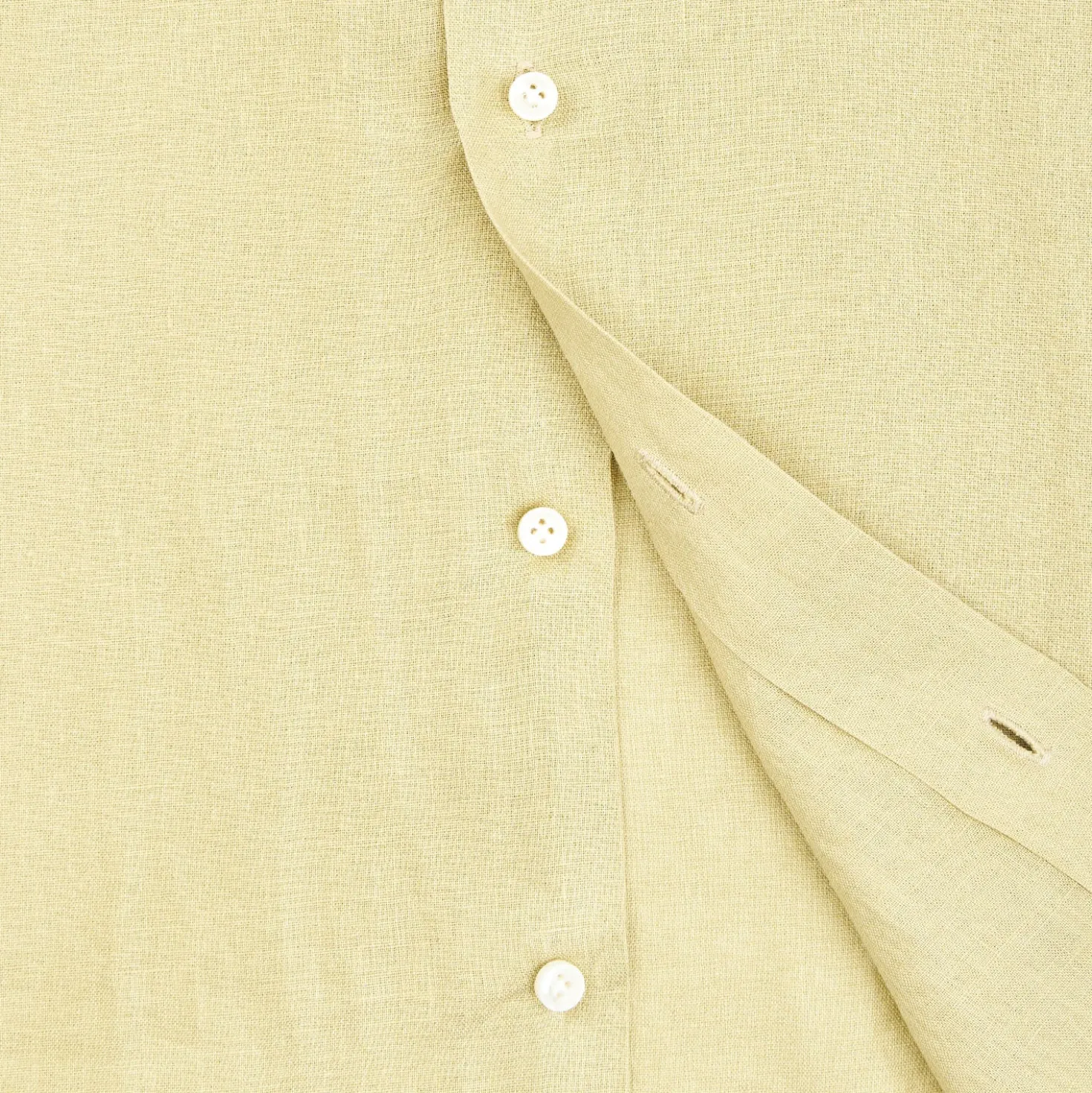 CAMICIA IN LINO VERDE CHIARO Con bottoni in madreperla