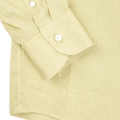 CAMICIA IN LINO VERDE CHIARO Con bottoni in madreperla