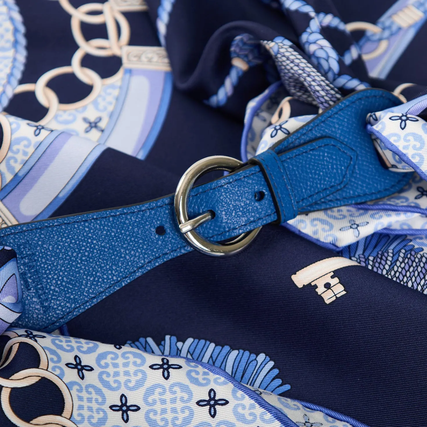 FERMAFOULARD IN PELLE BLUETTE Con fibbia argentata