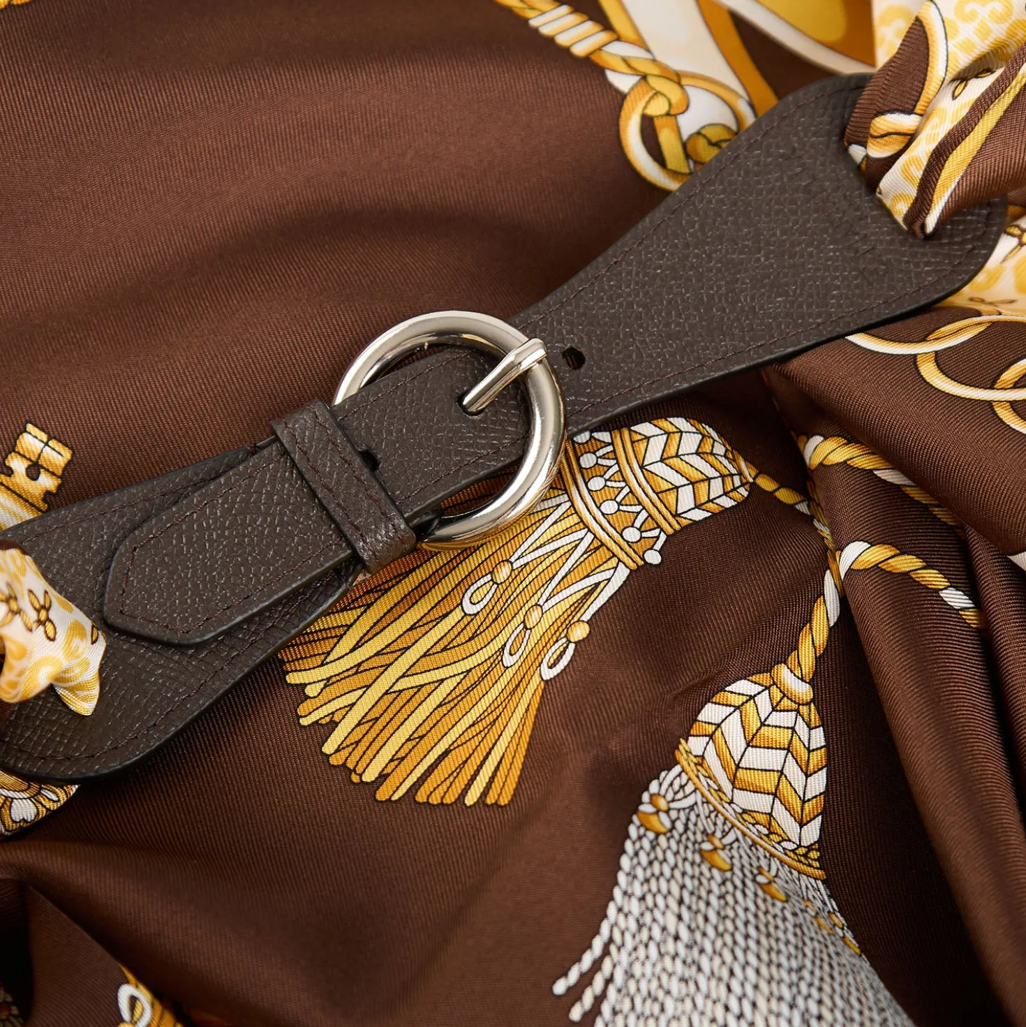 FERMAFOULARD IN PELLE TESTA MORO Con fibbia argentata