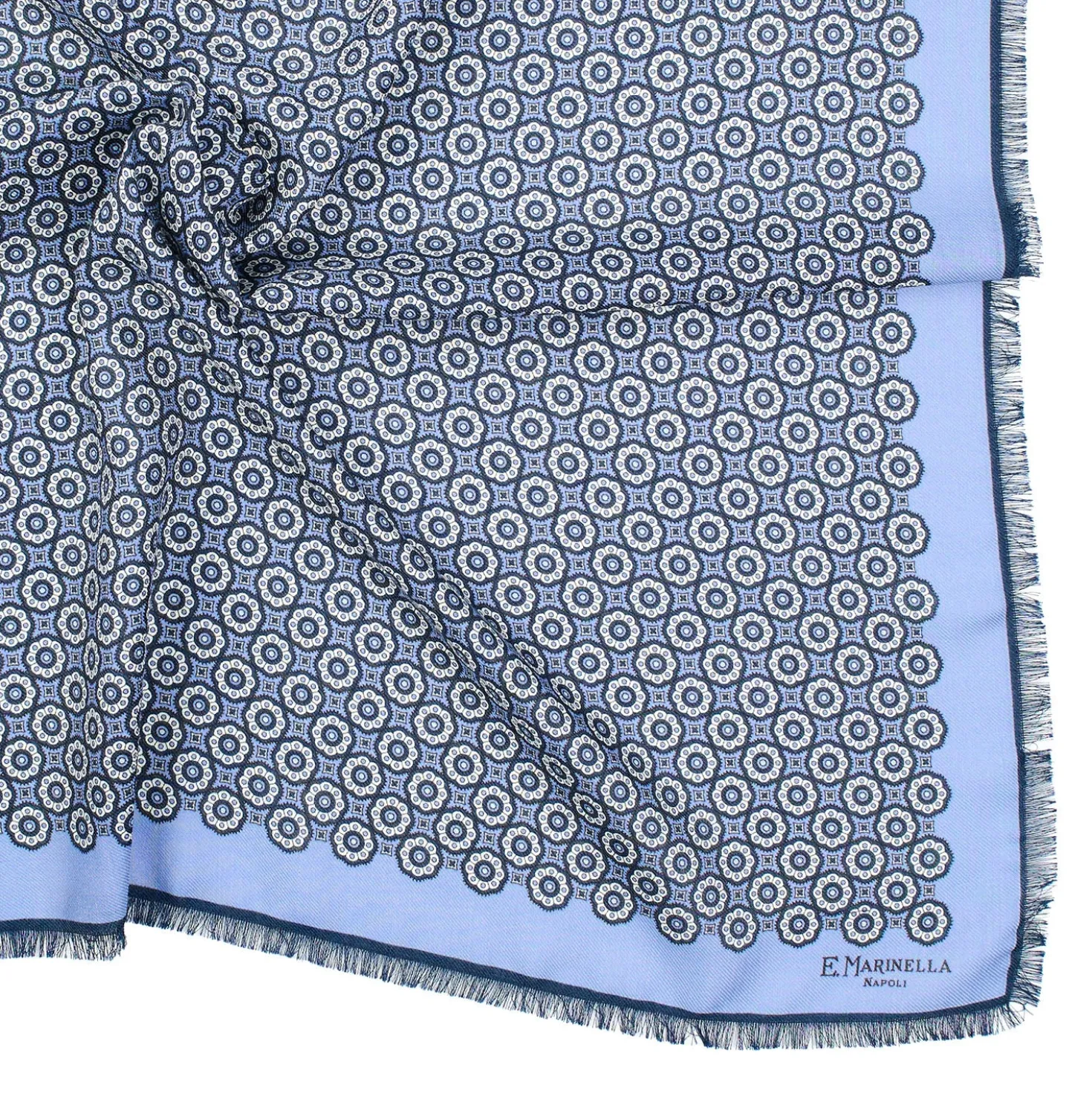 FOULARD IN LANA, CASHMERE E SETA 65 AZZURRO POLVERE Archivio inspiration 1985