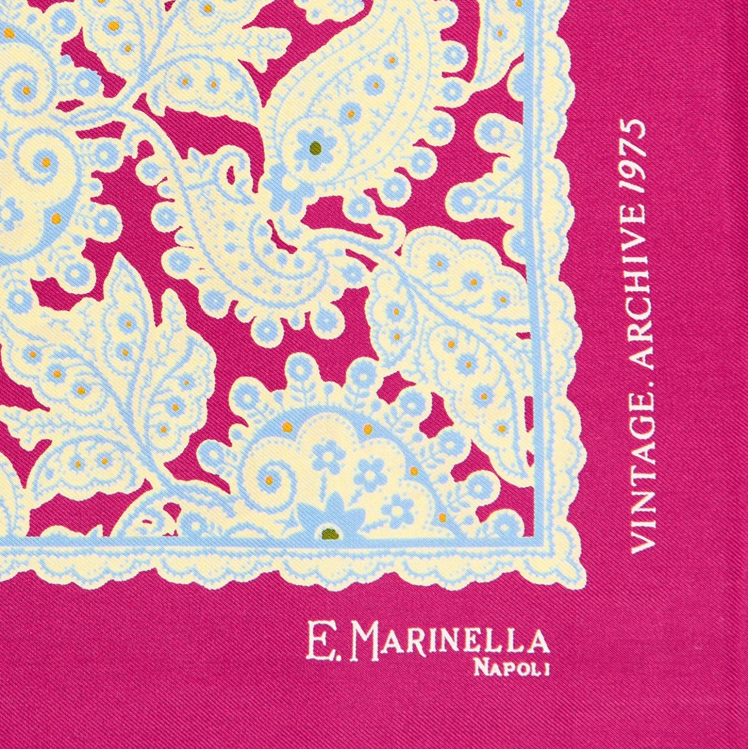 POCHETTE DA TASCHINO IN SETA STAMPATA A MANO FUCSIA Fantasia archivio 1975