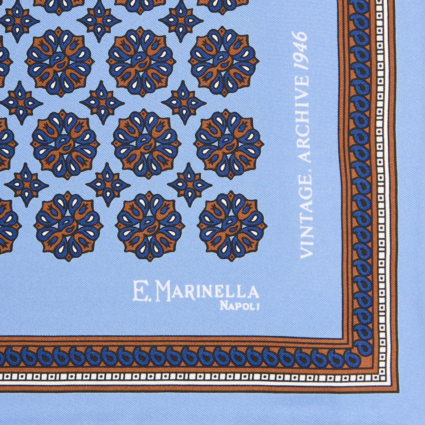 POCHETTE DA TASCHINO IN SETA STAMPATA A MANO AZZURRA Fantasia archivio 1946