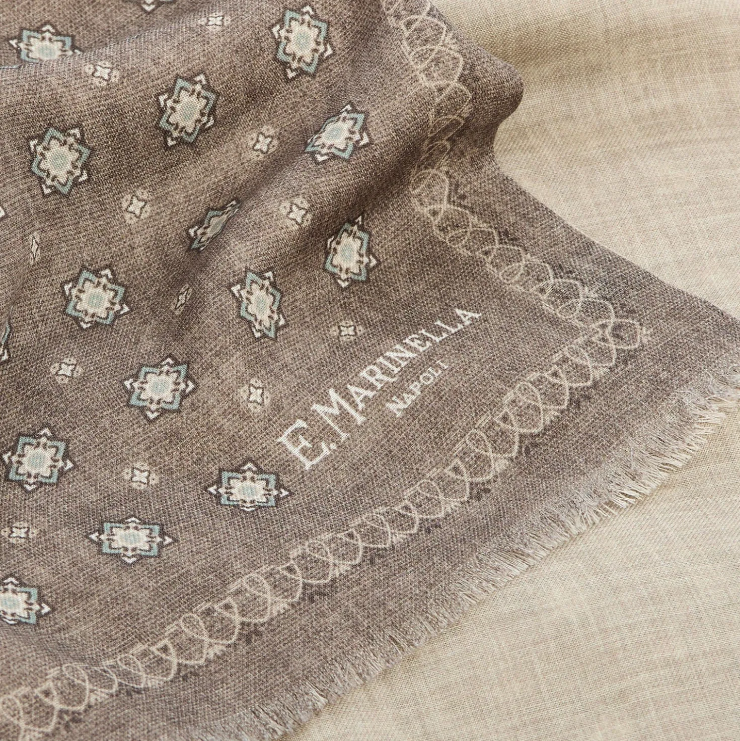 SCIARPA TUBOLARE BEIGE IN LANA E SETA Microfantasia fiore