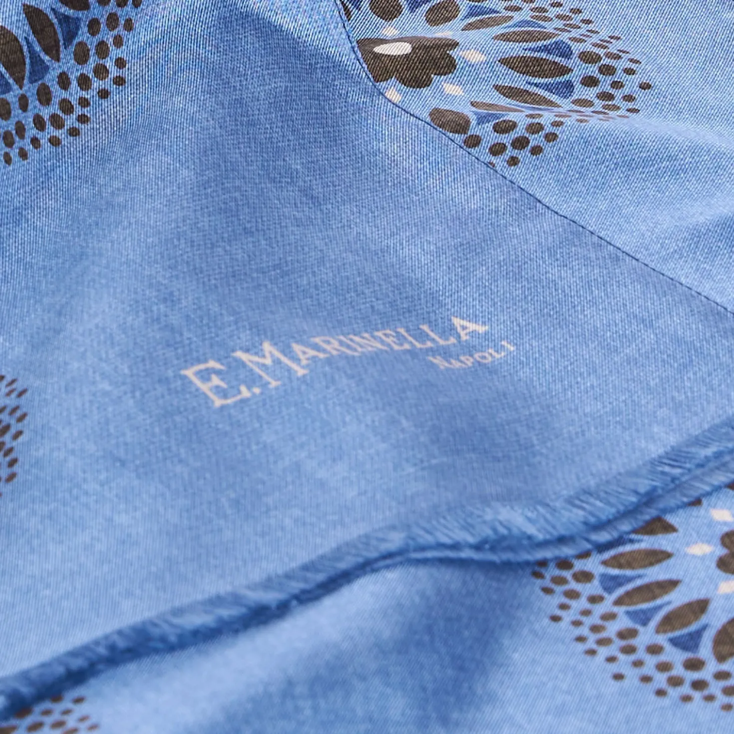 STOLA AZZURRA IN SETA MADDER Collezione floreale