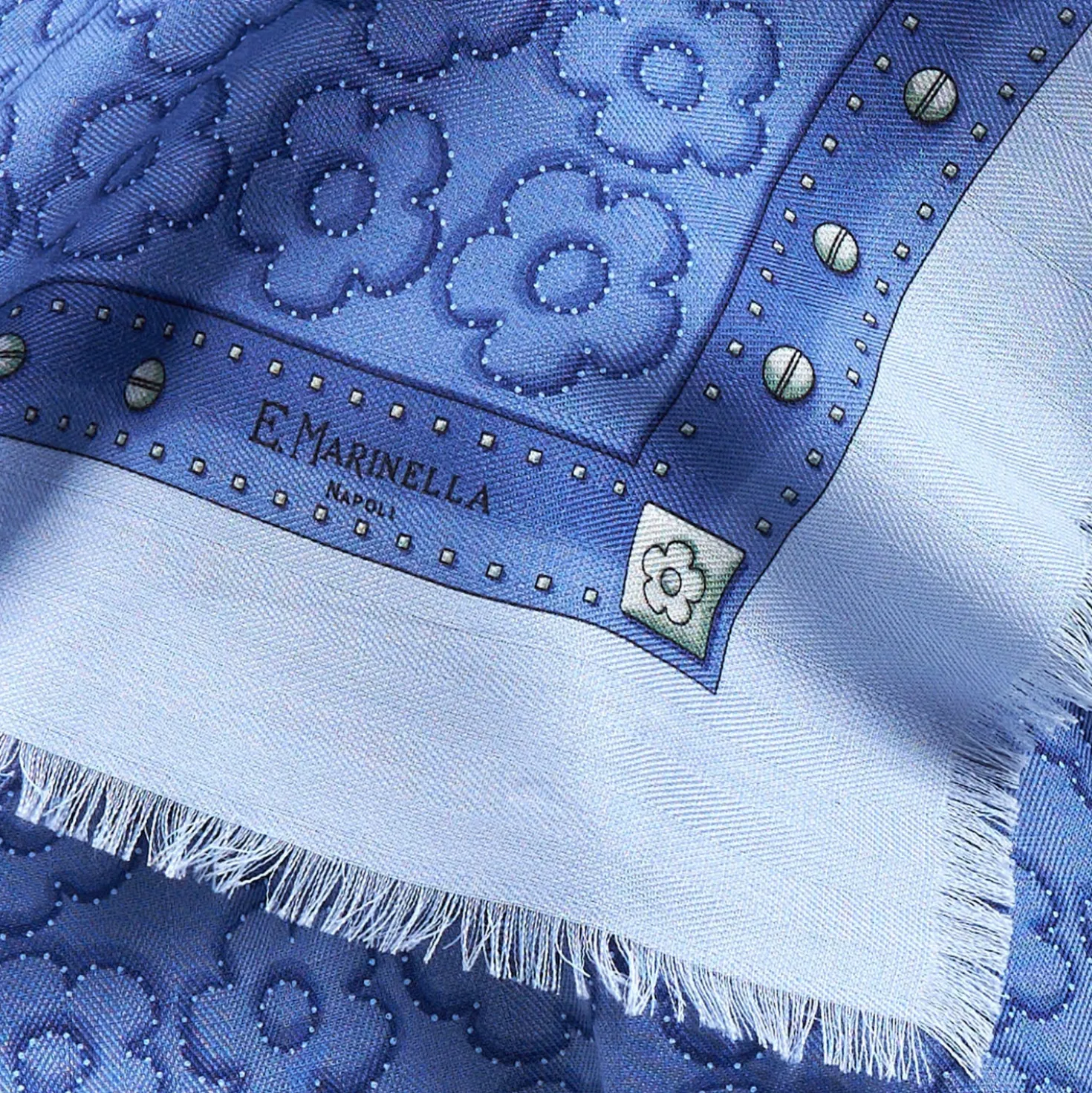 STOLA AZZURRO POLVERE 115 IN LANA, SETA E CASHMERE Fiori d’archivio
