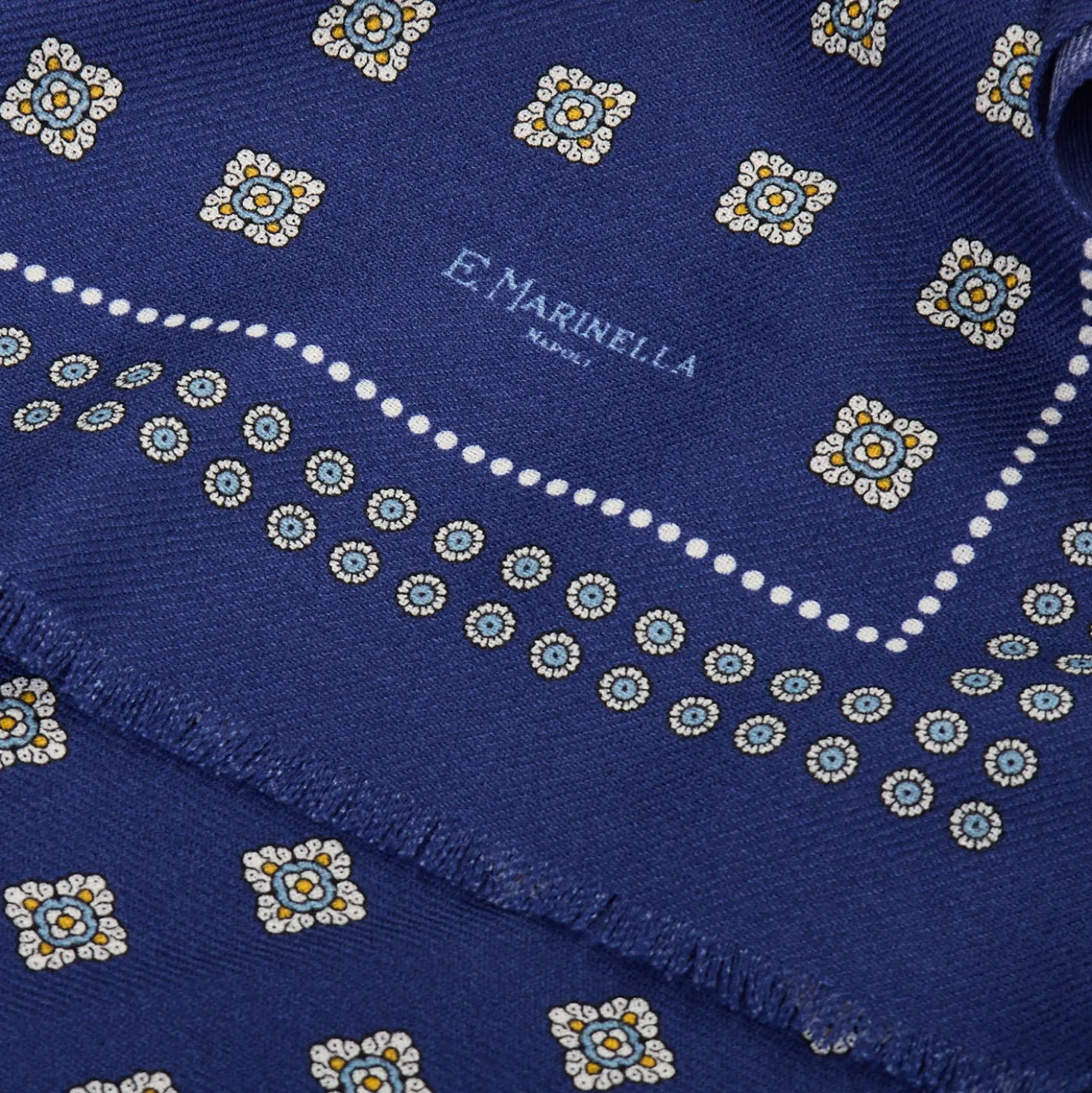 STOLA BLUE IN LANA Decorazioni floreali