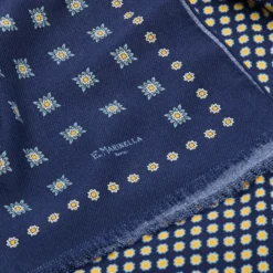 STOLA BLU SCURO IN LANA Decorazioni floreali