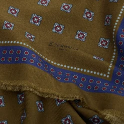 STOLA MARRONE IN LANA Decorazioni floreali