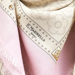 STOLA ROSA 115 IN LANA, SETA E CASHMERE Fiori d’archivio